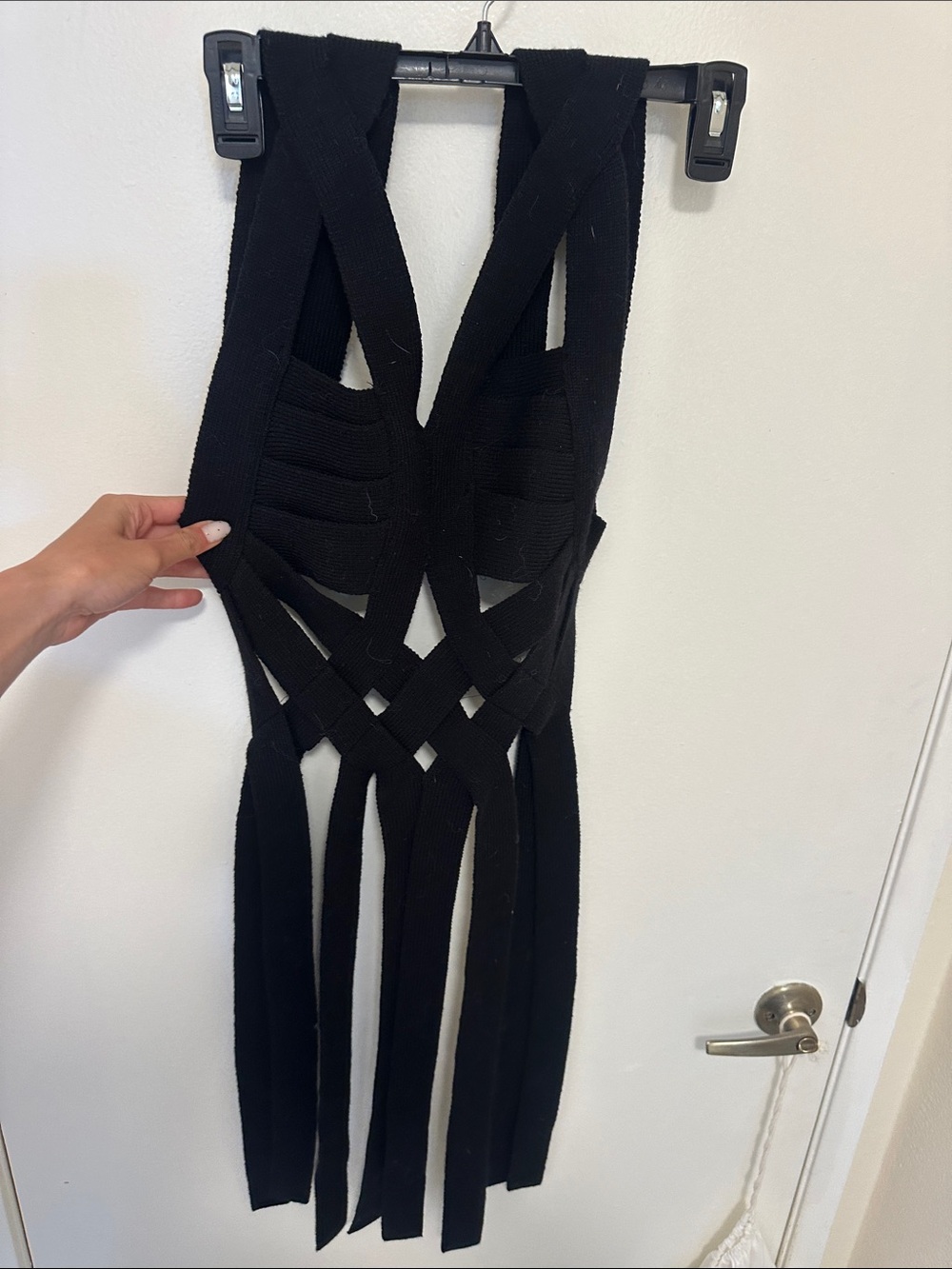 Forever 21 Black Strappy Knit Crop Top